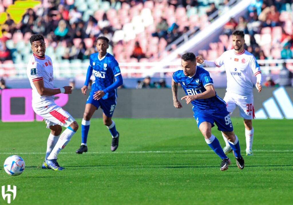 FoImhLAXEAErZQ8-1